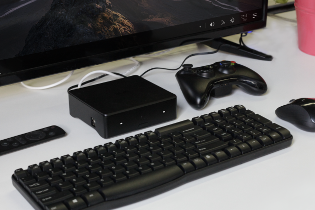 Mit Maus und Tastatur dient die Box als Mini-PC.